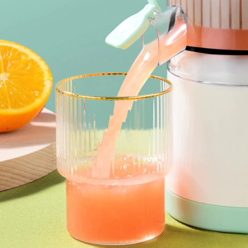 JuiceMaster Pro: Exprimidor de jugo